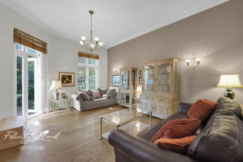 Irving Mews, London N1