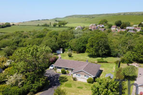 Tara, Fine Lane, Newport PO30 3JY