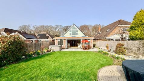 Wainsford Road, Everton, Lymington, SO41