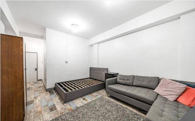 Reception/Bedroom