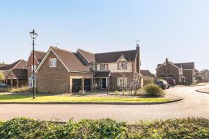 29, Ravel Close, Old Farm Park, Milton Keynes MK7 8EY