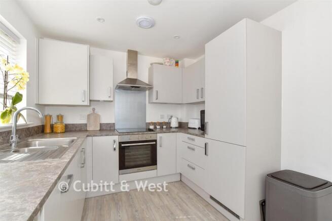 Kitchen/ Dining Room