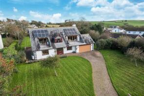 48, Grylls Park, Looe PL13 2NG