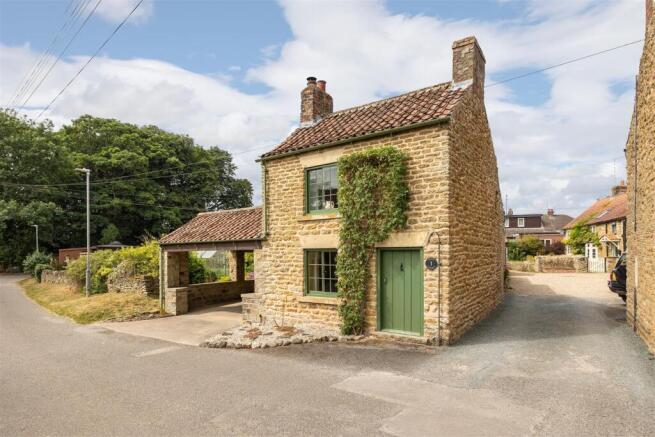 Garth Cottages 1 External-2.jpg