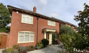 1, Homefield Close, Winkton, Christchurch BH23 7AQ