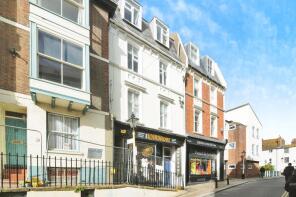 Flat 1, 64b, High Street, Hastings TN34 3EW