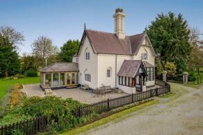 Middle Lodge, B5069 From County Boundary To Frog Lane, Threapwood, Malpas SY14 7AN