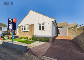 14, Arnolds Way, Rochford SS4 3HW