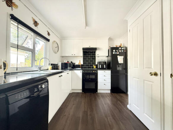 Kitchen 4