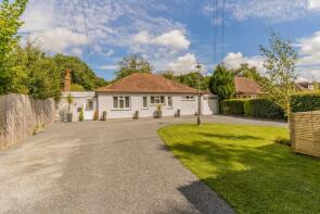 Shingwedzi, Brighton Road, Horsham RH13 8HD