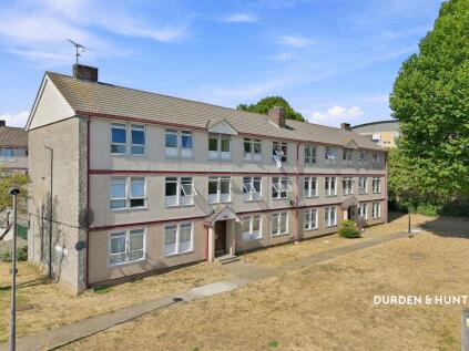 Oldchurch Gardens, Romford, RM7