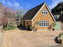 2, Blacklands Drive, East Malling, West Malling ME19 6DT