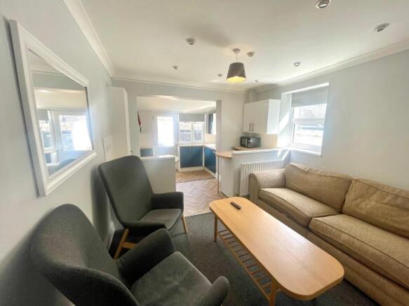 44 chaddlewood lounge into kitchen.jpg