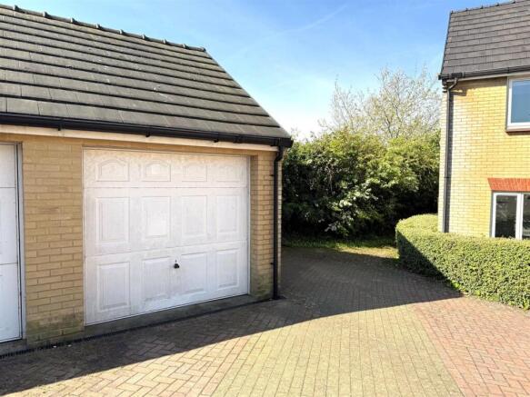 GARAGE.jpg
