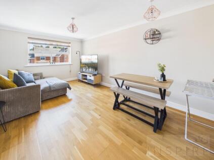 Worth Park Avenue, Jacobs Court, RH10