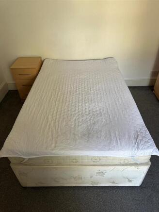 bed1.jpg
