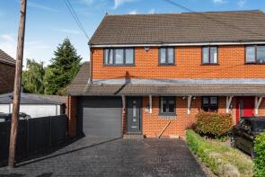 1a, Grosvenor Road, Grays RM16 3BT