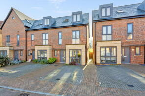 14, Frances Drive, Dunstable LU6 1GE