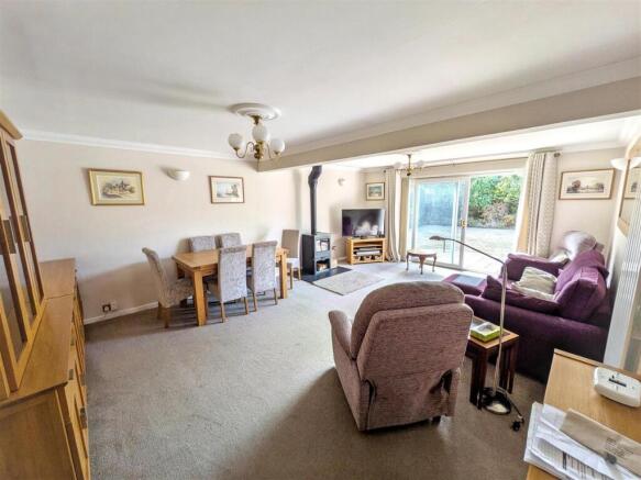 Living dining room 2 new.jpg