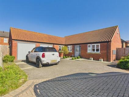 Hazel Walk, Alford