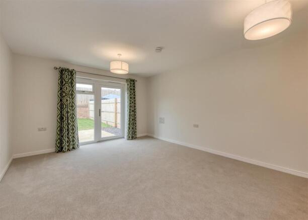 11 Leeveson Drive-3.jpg