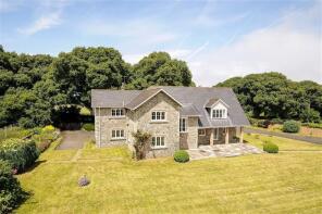 Powderham Manor, Road Past St Clements Church, Exeter EX6 8JJ