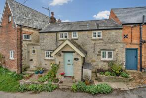 7 Hunters Retreat, Grove Lane, Towcester NN12 8PY