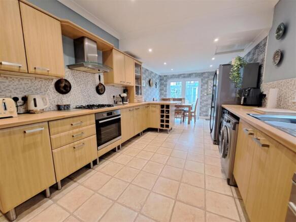 KITCHEN/DINER