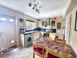 7, Hoyland Avenue, Nottingham NG7 2NJ