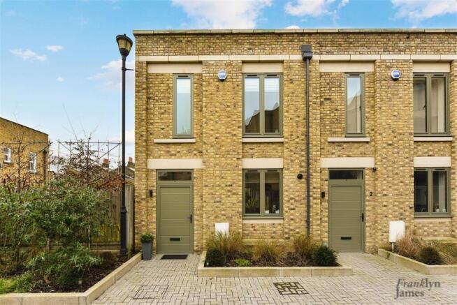 1 Krupa Mews (16).JPG