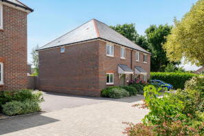 23, Chestnut Drive, Pulborough RH20 3QX