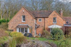 Fish Puddle Cottage, Eastfield Lane, Goring Heath, Reading RG8 7ST