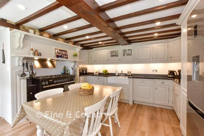 Kitchen/ Breakfast Room