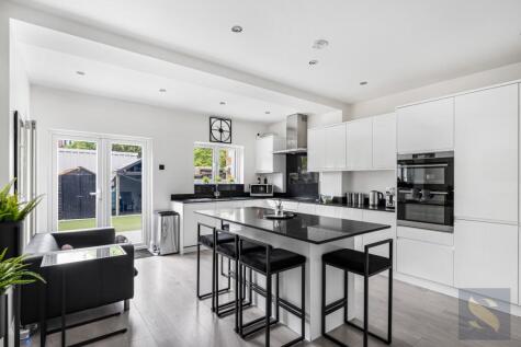 East Crescent, Enfield, EN1
