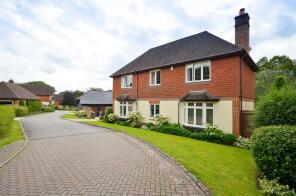 4, Carylls Meadow, Horsham RH13 8HW