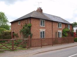 Navisford House, Main Street, Clopton NN14 3DZ