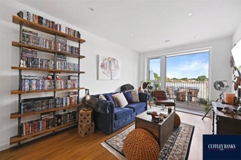 Myers Court, Reynards Way, Brentford, TW8
