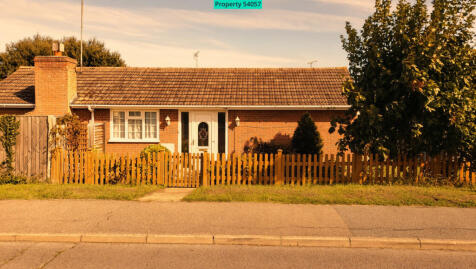 Canewdon Gardens, Wickford, SS11 7BJ