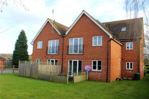 Flat 4, 5 Alice Gate, Longacre, Aldershot GU12 6DR