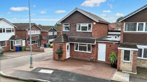 8, Roseway, Etchinghill, Rugeley WS15 2XN