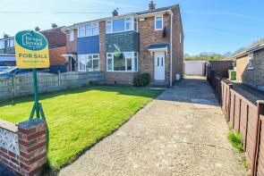 74, Thornes Moor Drive, Wakefield WF2 8PY