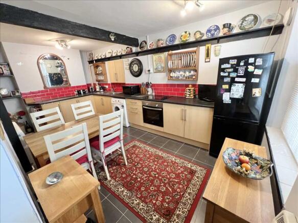 Kitchen/ Dining Room