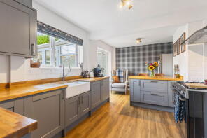 25, Keswick Drive, Wakefield WF2 9HA