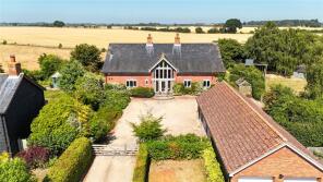 2 Manor Farm Barn, Struston Mead, Ipswich IP10 0QH