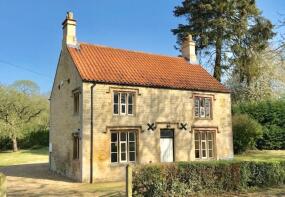 Water Gate House, Hawthorpe Road, Grantham NG33 4JG