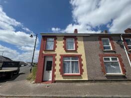 8, St Cattwg's Avenue, Hengoed CF82 8FE