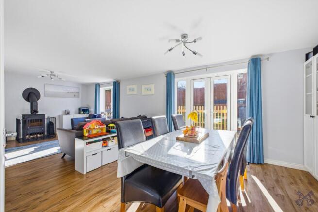 Living Room / Diner
