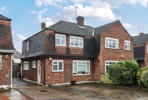 15, Fairoak Gardens, Romford RM1 4DU