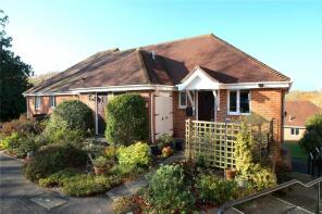 8, Oaklea Court, High Street, Hartfield TN7 4AE