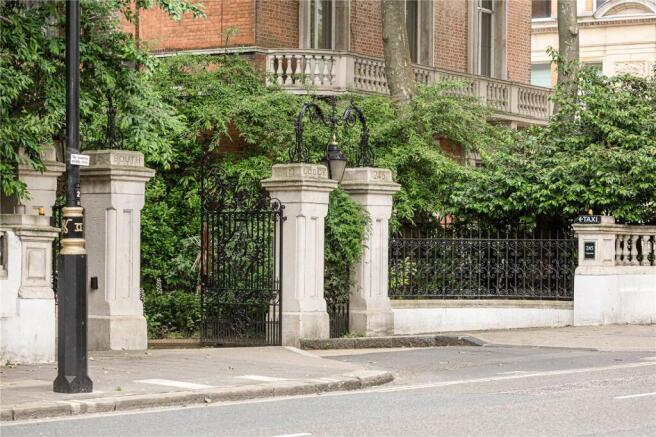 Driveway Entrance